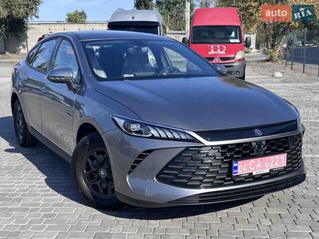 Серый БИД Qin Plus, объемом двигателя 1.5 л и пробегом 1 тыс. км за 19500 $, фото 2 на Automoto.ua