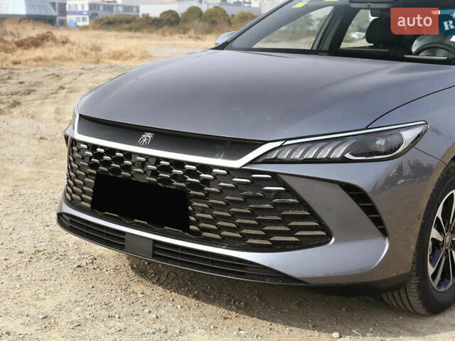 Сірий БІД Qin Plus, об'ємом двигуна 1.5 л та пробігом 1 тис. км за 17500 $, фото 8 на Automoto.ua