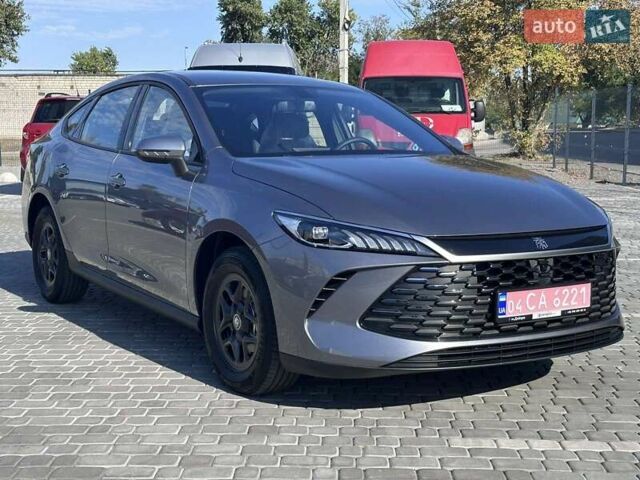 Серый БИД Qin Plus, объемом двигателя 1.5 л и пробегом 1 тыс. км за 19500 $, фото 3 на Automoto.ua