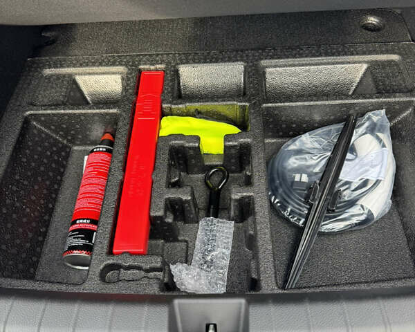 Серый БИД Qin Plus, объемом двигателя 1.5 л и пробегом 1 тыс. км за 19500 $, фото 29 на Automoto.ua