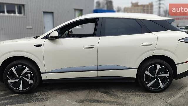 Бежевый БИД Sea Lion 06, объемом двигателя 0 л и пробегом 1 тыс. км за 30000 $, фото 4 на Automoto.ua