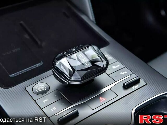 Серый БИД Song, объемом двигателя 1.5 л и пробегом 2 тыс. км за 30000 $, фото 7 на Automoto.ua