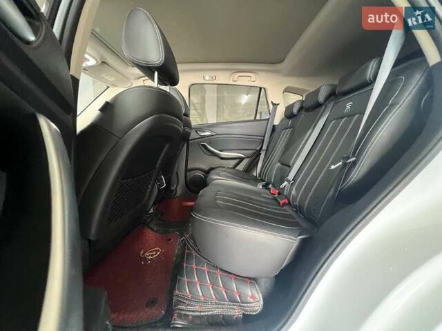 Белый БИД Song EV500, объемом двигателя 0 л и пробегом 38 тыс. км за 16900 $, фото 17 на Automoto.ua