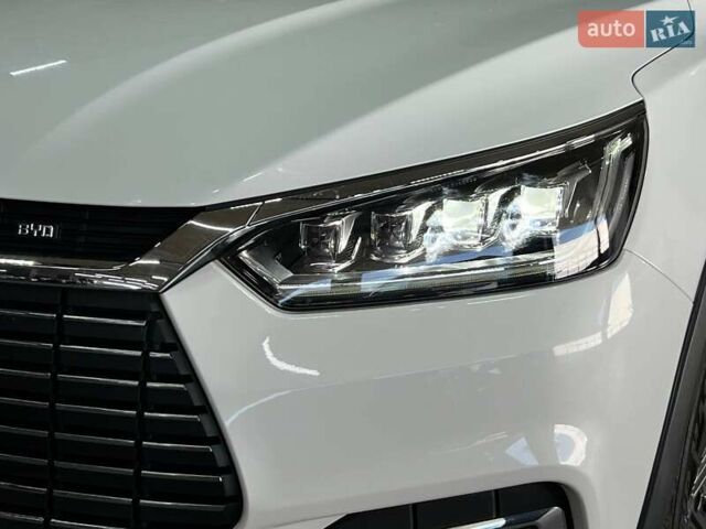 Белый БИД Song EV500, объемом двигателя 0 л и пробегом 38 тыс. км за 16900 $, фото 6 на Automoto.ua