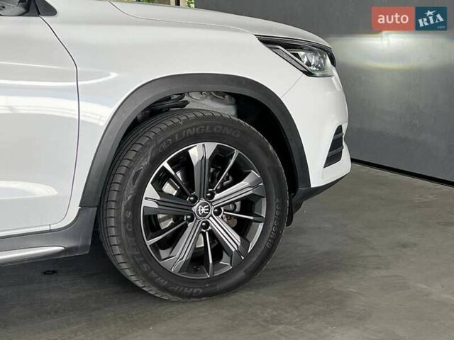 Белый БИД Song EV500, объемом двигателя 0 л и пробегом 38 тыс. км за 16900 $, фото 3 на Automoto.ua