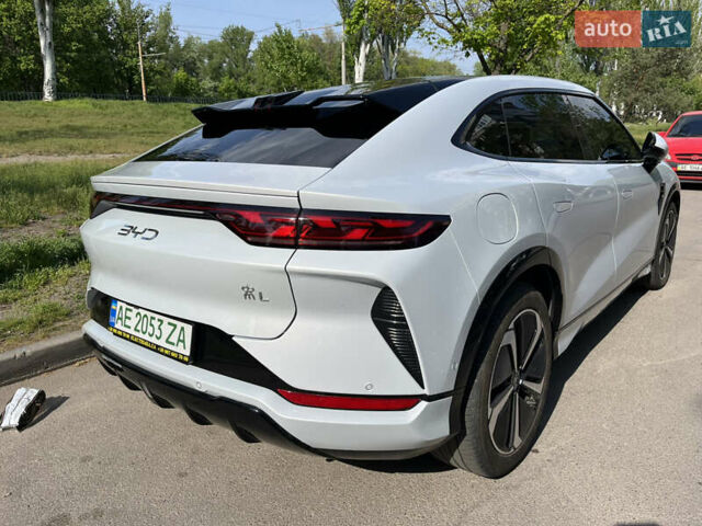 Белый БИД Song L, объемом двигателя 0 л и пробегом 31 тыс. км за 30999 $, фото 2 на Automoto.ua