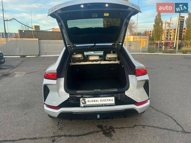 Белый БИД Song L, объемом двигателя 0 л и пробегом 13 тыс. км за 32200 $, фото 11 на Automoto.ua