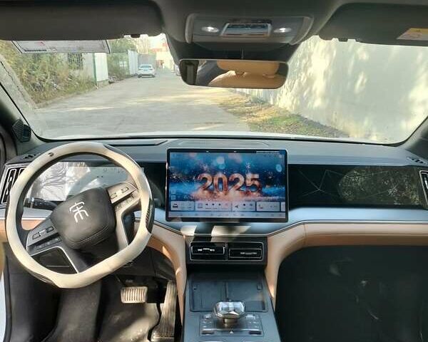 Белый БИД Song L, объемом двигателя 1.5 л и пробегом 20 тыс. км за 28500 $, фото 11 на Automoto.ua