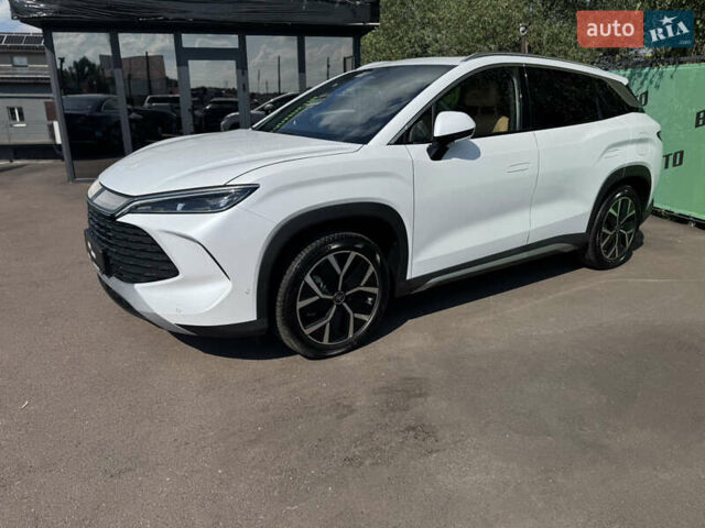 Белый БИД Song L, объемом двигателя 1.5 л и пробегом 3 тыс. км за 32500 $, фото 3 на Automoto.ua