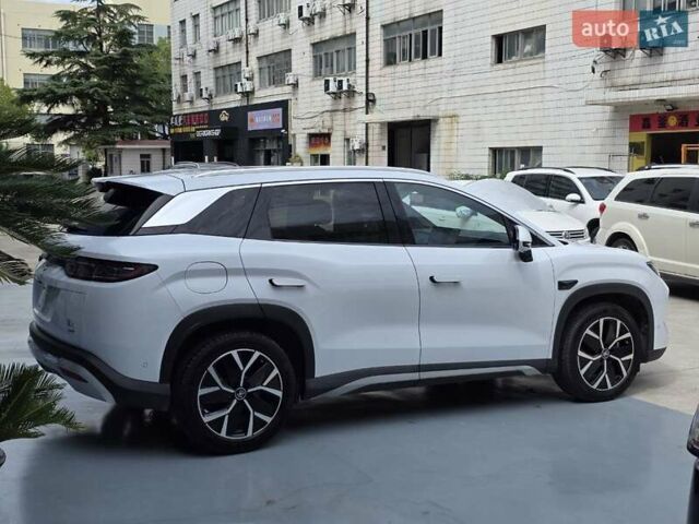 Белый БИД Song L, объемом двигателя 1.5 л и пробегом 8 тыс. км за 29900 $, фото 4 на Automoto.ua