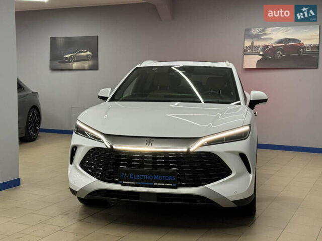 Белый БИД Song L, объемом двигателя 1.5 л и пробегом 1 тыс. км за 34499 $, фото 5 на Automoto.ua