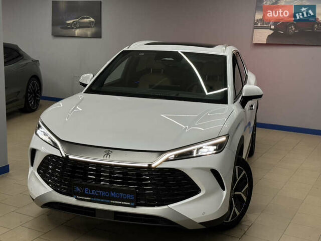 Белый БИД Song L, объемом двигателя 1.5 л и пробегом 1 тыс. км за 34499 $, фото 1 на Automoto.ua