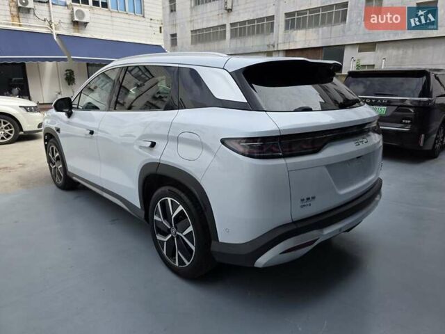 Белый БИД Song L, объемом двигателя 1.5 л и пробегом 8 тыс. км за 29900 $, фото 5 на Automoto.ua