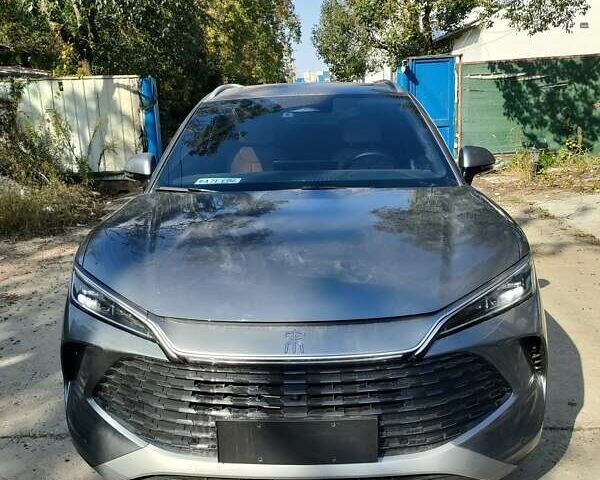 Серый БИД Song L, объемом двигателя 1.5 л и пробегом 17 тыс. км за 28500 $, фото 1 на Automoto.ua