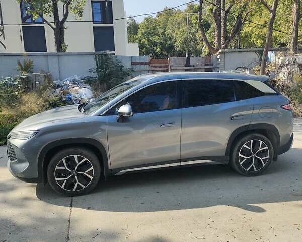 Серый БИД Song L, объемом двигателя 1.5 л и пробегом 17 тыс. км за 28500 $, фото 5 на Automoto.ua