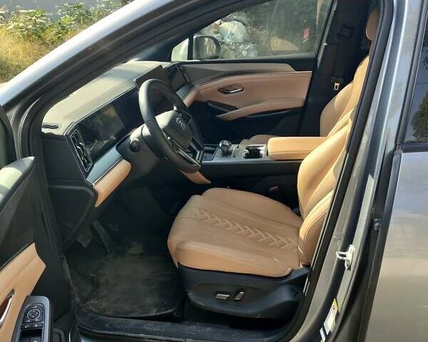 Серый БИД Song L, объемом двигателя 1.5 л и пробегом 17 тыс. км за 28500 $, фото 9 на Automoto.ua