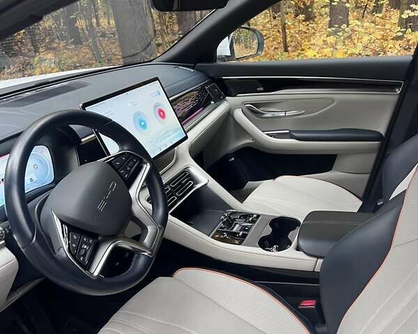 Білий БІД Song Plus, об'ємом двигуна 0 л та пробігом 25 тис. км за 25900 $, фото 8 на Automoto.ua