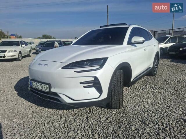 Белый БИД Song Plus, объемом двигателя 0 л и пробегом 49 тыс. км за 24999 $, фото 3 на Automoto.ua