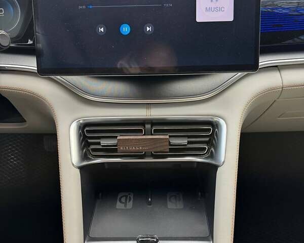 Белый БИД Song Plus, объемом двигателя 0 л и пробегом 67 тыс. км за 24900 $, фото 13 на Automoto.ua