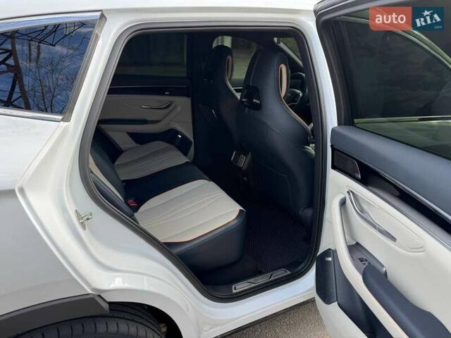 Белый БИД Song Plus, объемом двигателя 0 л и пробегом 67 тыс. км за 24900 $, фото 8 на Automoto.ua