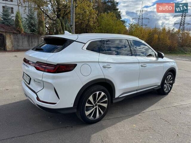 Белый БИД Song Plus, объемом двигателя 0 л и пробегом 67 тыс. км за 24900 $, фото 5 на Automoto.ua