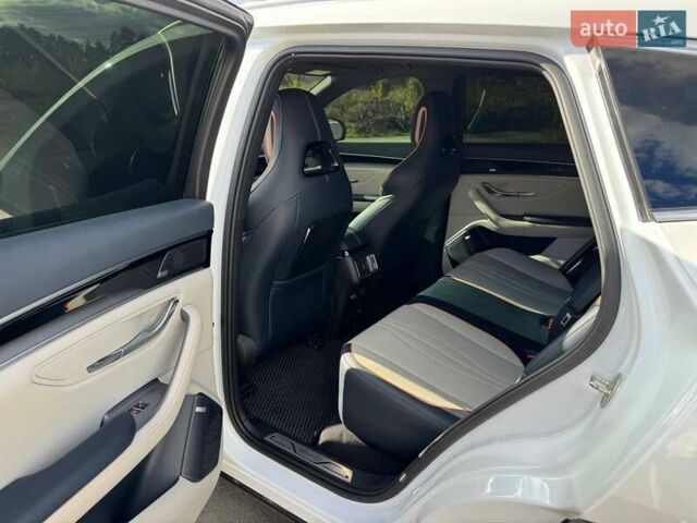 Белый БИД Song Plus, объемом двигателя 0 л и пробегом 67 тыс. км за 24900 $, фото 7 на Automoto.ua