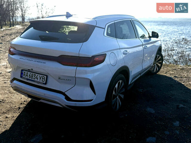 Білий БІД Song Plus, об'ємом двигуна 0 л та пробігом 19 тис. км за 26000 $, фото 7 на Automoto.ua