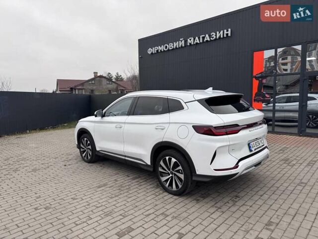 Білий БІД Song Plus, об'ємом двигуна 0 л та пробігом 13 тис. км за 26000 $, фото 3 на Automoto.ua