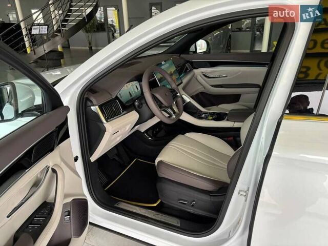 Белый БИД Song Plus, объемом двигателя 0 л и пробегом 1 тыс. км за 28500 $, фото 4 на Automoto.ua