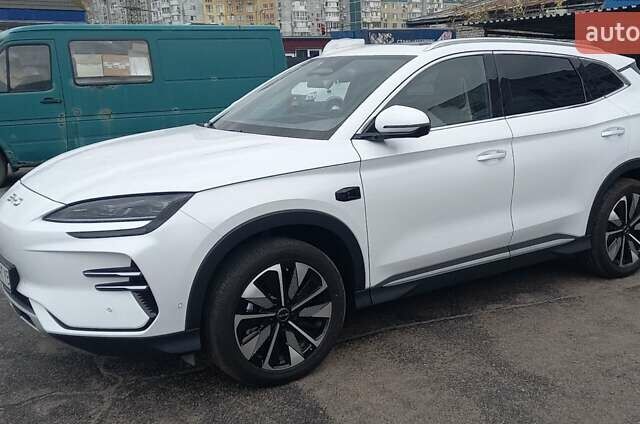 Белый БИД Song Plus, объемом двигателя 0 л и пробегом 1 тыс. км за 28800 $, фото 4 на Automoto.ua