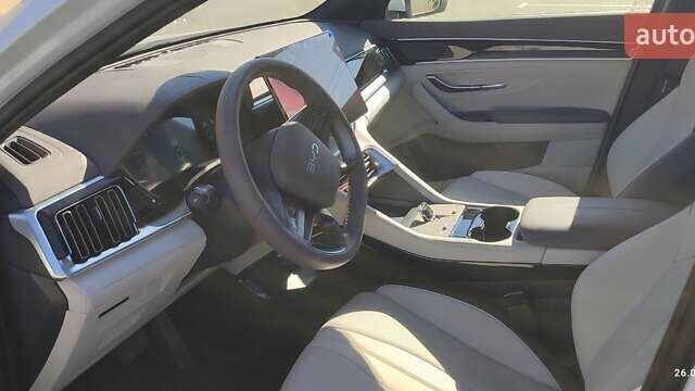 Белый БИД Song Plus, объемом двигателя 0 л и пробегом 24 тыс. км за 27800 $, фото 20 на Automoto.ua