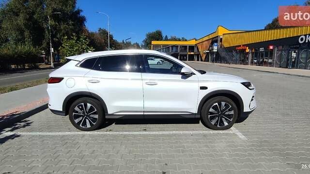 Белый БИД Song Plus, объемом двигателя 0 л и пробегом 24 тыс. км за 27800 $, фото 10 на Automoto.ua