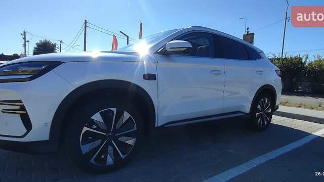 Белый БИД Song Plus, объемом двигателя 0 л и пробегом 24 тыс. км за 27800 $, фото 9 на Automoto.ua