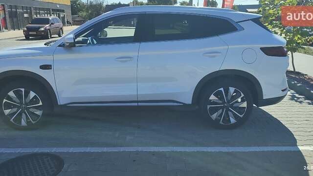 Белый БИД Song Plus, объемом двигателя 0 л и пробегом 24 тыс. км за 27800 $, фото 36 на Automoto.ua