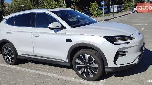 Белый БИД Song Plus, объемом двигателя 0 л и пробегом 24 тыс. км за 27800 $, фото 11 на Automoto.ua