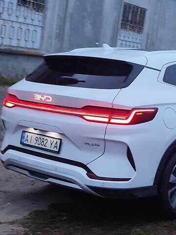 Белый БИД Song Plus, объемом двигателя 0 л и пробегом 24 тыс. км за 27800 $, фото 2 на Automoto.ua