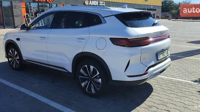 Белый БИД Song Plus, объемом двигателя 0 л и пробегом 24 тыс. км за 27800 $, фото 14 на Automoto.ua