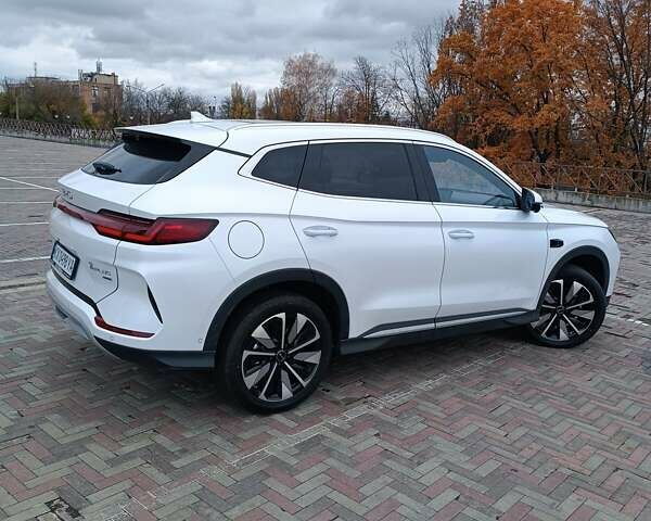 Белый БИД Song Plus, объемом двигателя 0 л и пробегом 1 тыс. км за 27000 $, фото 3 на Automoto.ua