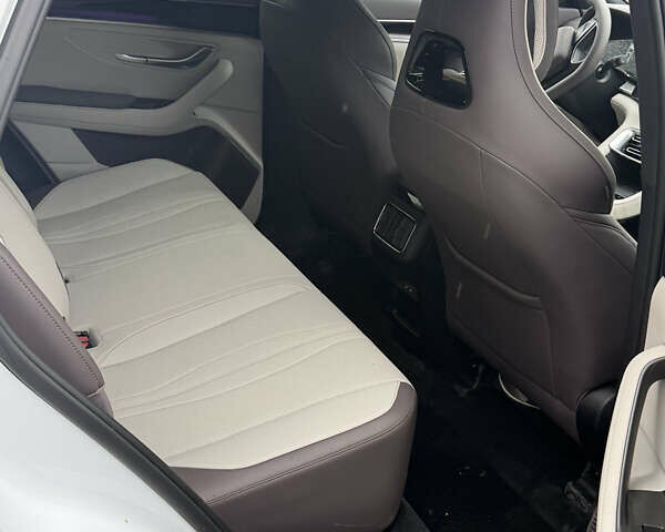 Белый БИД Song Plus, объемом двигателя 0 л и пробегом 1 тыс. км за 29000 $, фото 7 на Automoto.ua