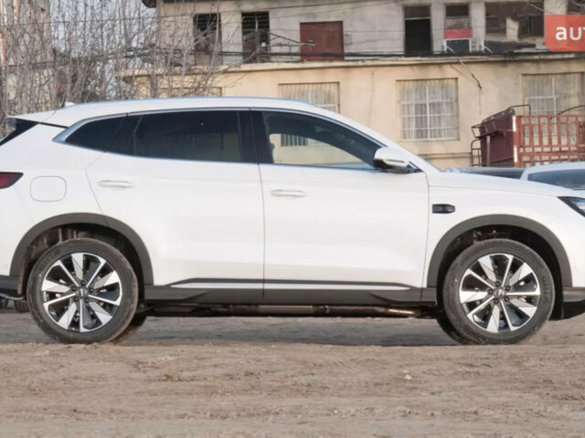 БІД Song Plus, об'ємом двигуна 1.5 л та пробігом 0 тис. км за 31700 $, фото 5 на Automoto.ua