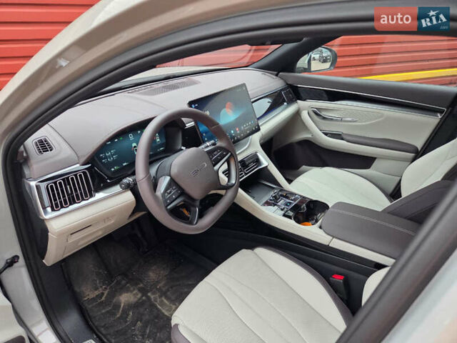 Серый БИД Song Plus, объемом двигателя 0 л и пробегом 4 тыс. км за 27500 $, фото 4 на Automoto.ua