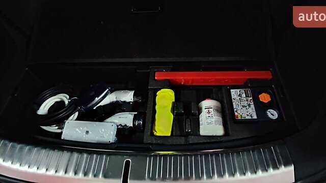 Белый БИД Tang, объемом двигателя 0 л и пробегом 4 тыс. км за 39900 $, фото 17 на Automoto.ua