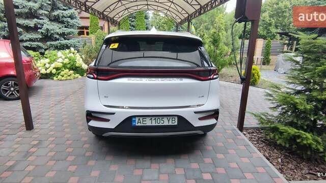 Белый БИД Tang, объемом двигателя 0 л и пробегом 12 тыс. км за 31999 $, фото 3 на Automoto.ua