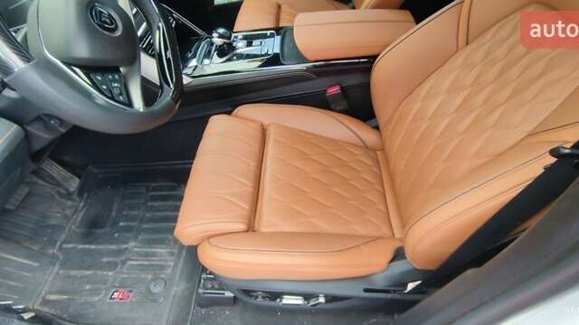 Белый БИД Tang, объемом двигателя 0 л и пробегом 12 тыс. км за 31999 $, фото 6 на Automoto.ua