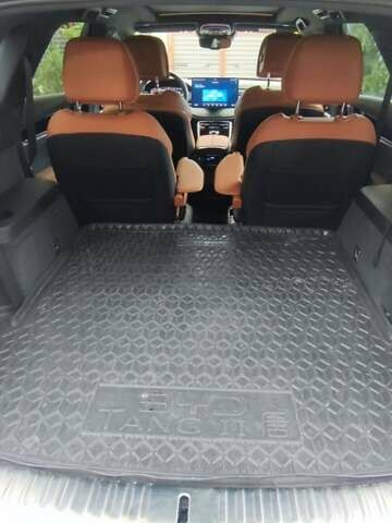 Белый БИД Tang, объемом двигателя 0 л и пробегом 12 тыс. км за 31999 $, фото 11 на Automoto.ua