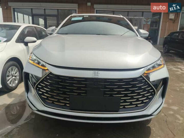 Белый БИД Tang, объемом двигателя 1.5 л и пробегом 2 тыс. км за 34500 $, фото 1 на Automoto.ua