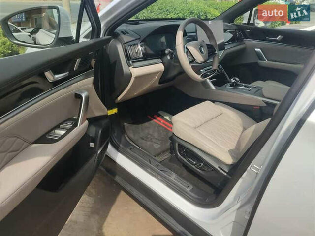 Белый БИД Tang, объемом двигателя 1.5 л и пробегом 2 тыс. км за 34500 $, фото 10 на Automoto.ua