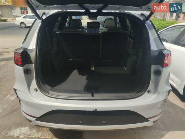 Белый БИД Tang, объемом двигателя 1.5 л и пробегом 2 тыс. км за 34500 $, фото 18 на Automoto.ua
