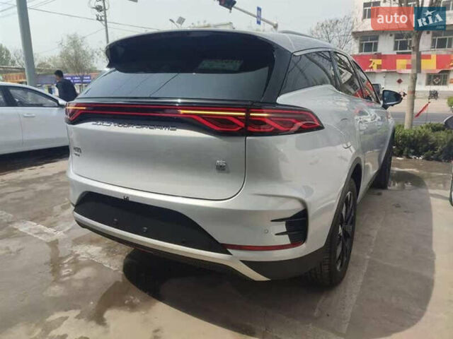 Белый БИД Tang, объемом двигателя 1.5 л и пробегом 2 тыс. км за 34500 $, фото 6 на Automoto.ua