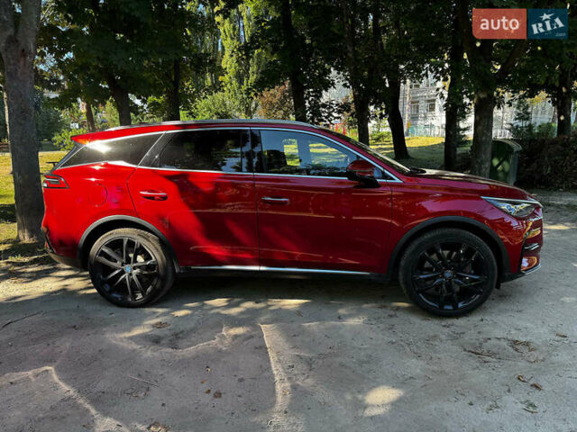 Красный БИД Tang, объемом двигателя 2 л и пробегом 20 тыс. км за 38930 $, фото 3 на Automoto.ua